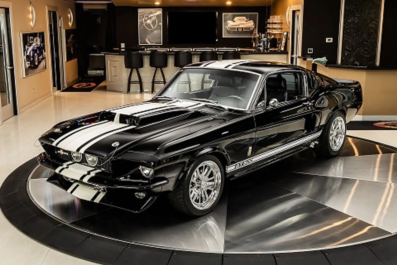 Ford Mustang Fastback Restomod - 1