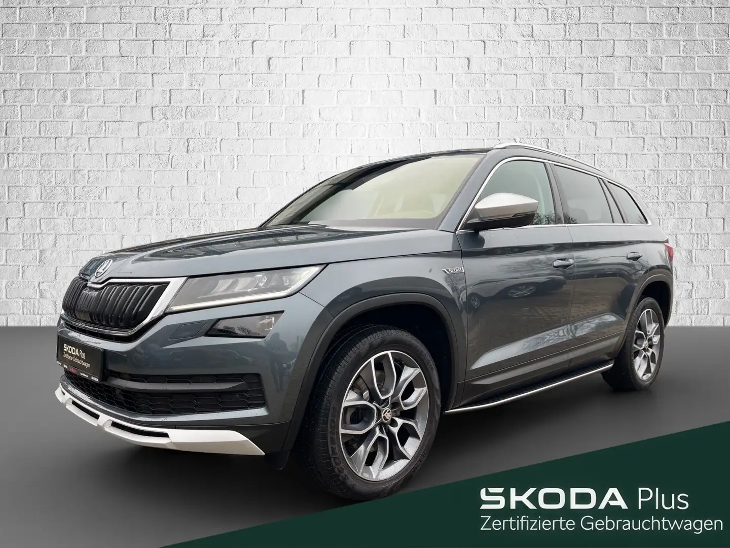 Skoda Kodiaq 2.0 DSG Scout 4x4 ACC DCC LED AHK Grau - 1
