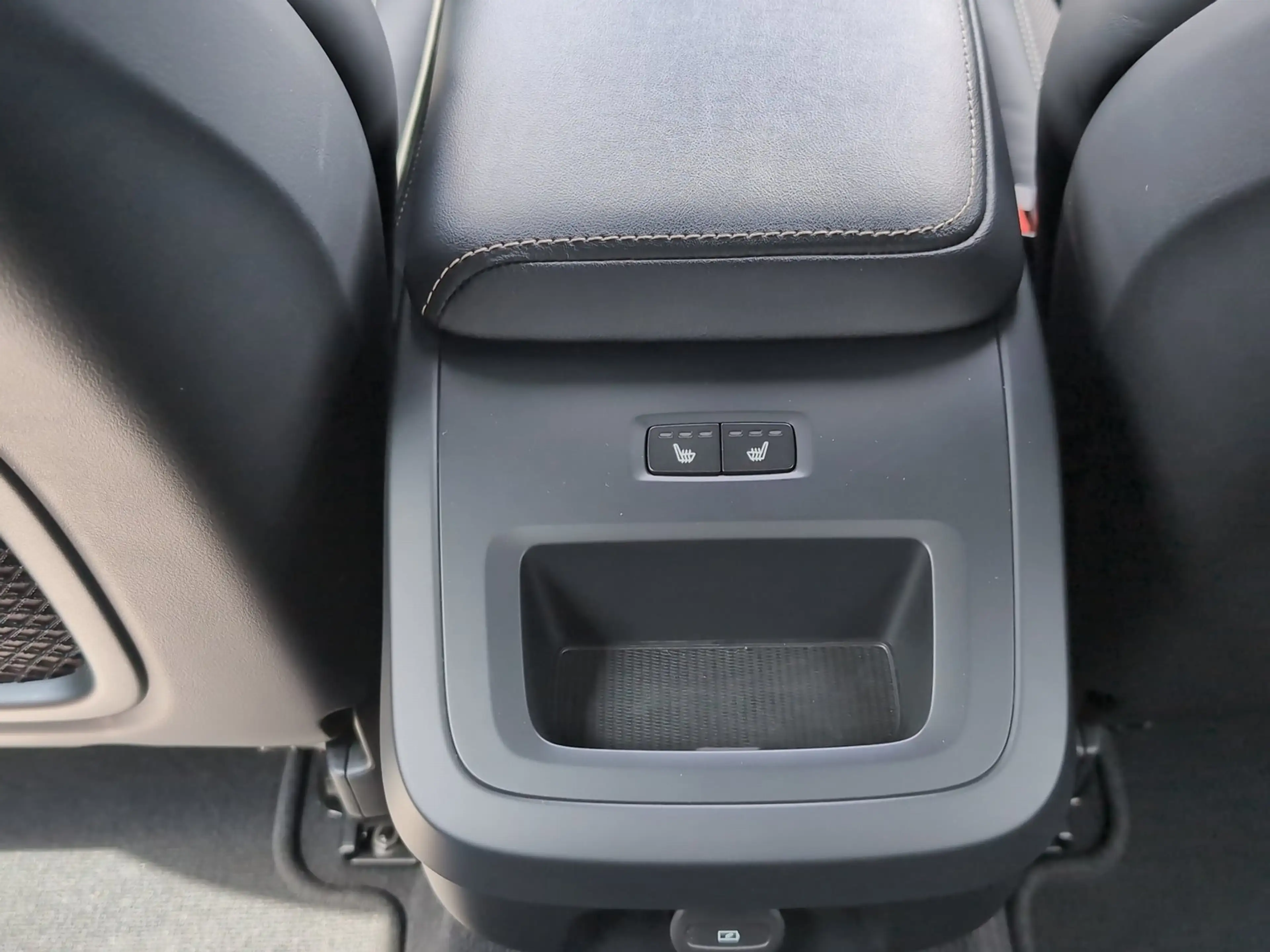 Volvo S60 +B4+Mild-Hybrid+Plus Dark+Harman+R-Kam+PDCv/h — photo 9