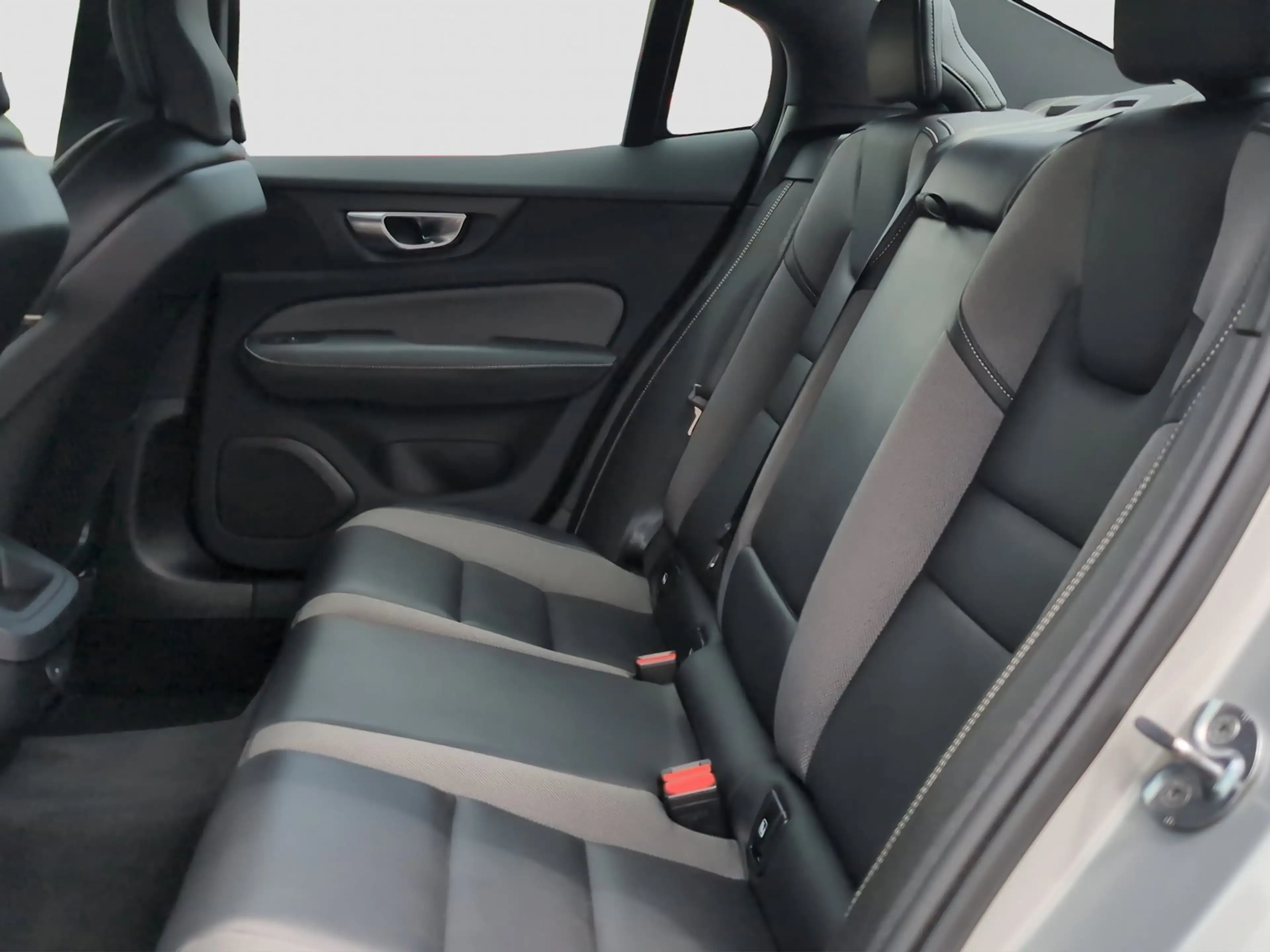 Volvo S60 +B4+Mild-Hybrid+Plus Dark+Harman+R-Kam+PDCv/h — photo 11