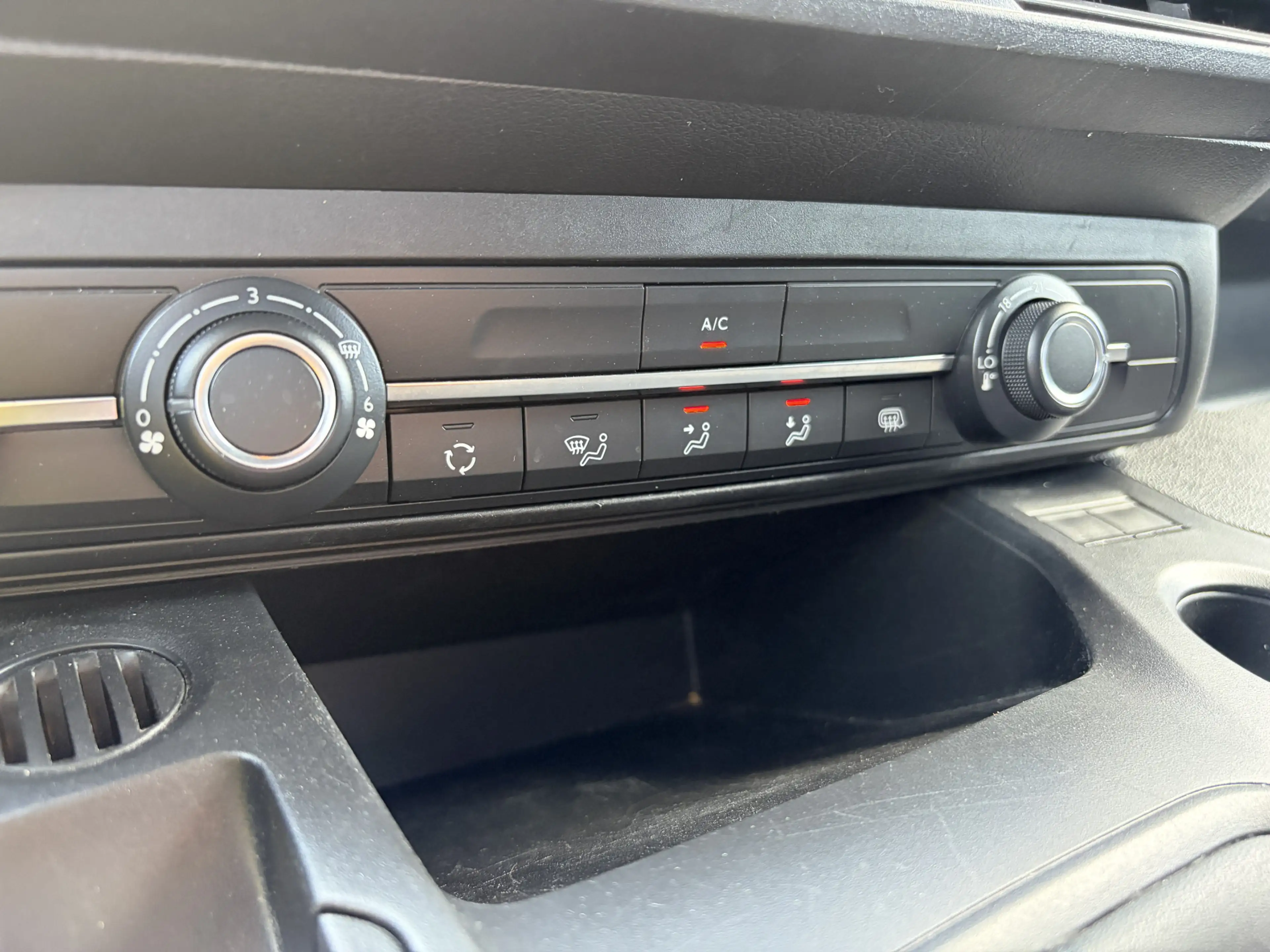 Peugeot Partner 1.2 PureTech Premium Benzine! * Apple\Android * Cr — photo 11