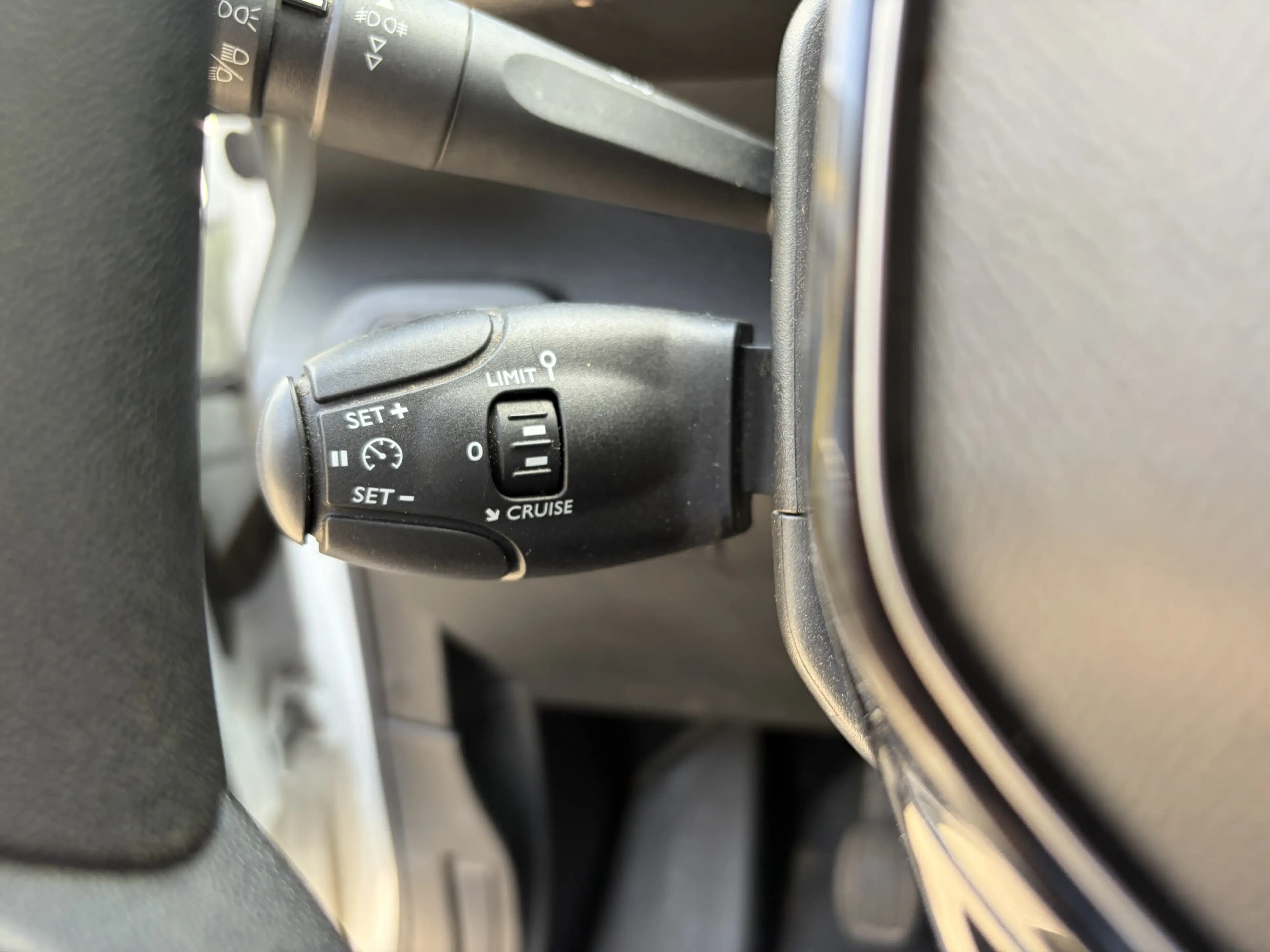 Peugeot Partner 1.2 PureTech Premium Benzine! * Apple\Android * Cr — photo 8