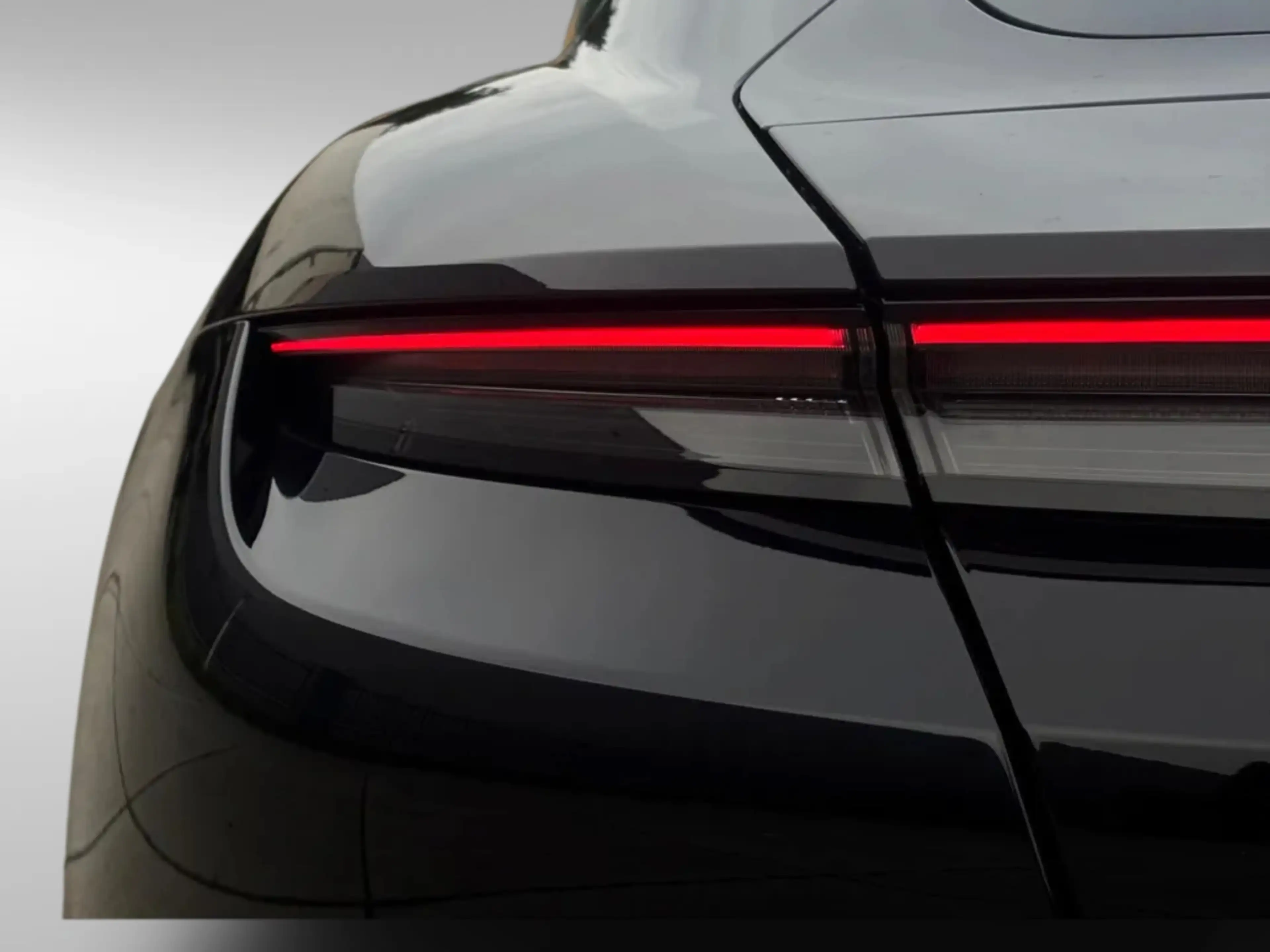 Porsche Taycan 4S Performance Plus 84 kWh (Dealer ondH, Sport Chr — photo 22