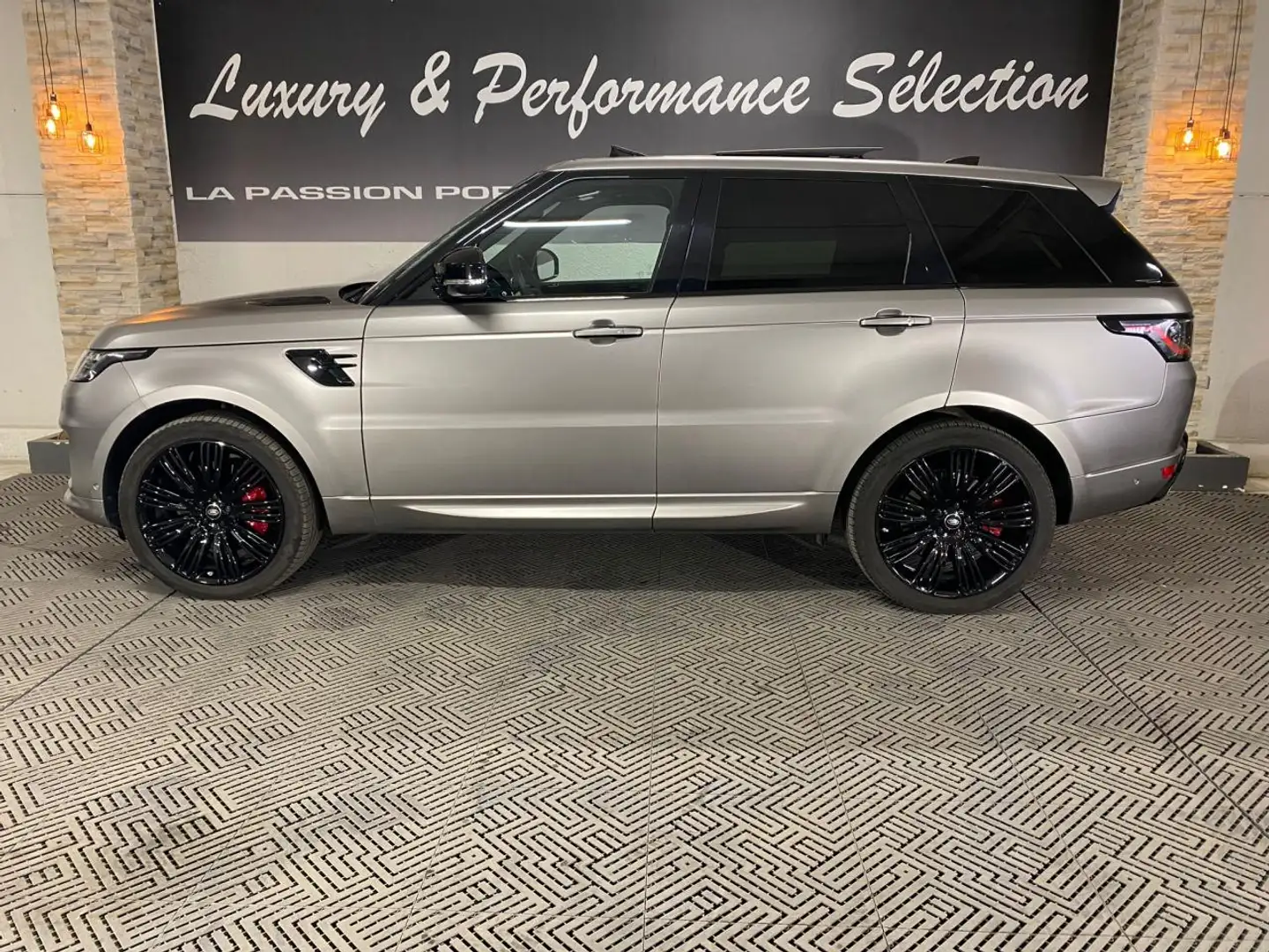 Land Rover Range Rover Sport 5.0 V8 P525 Autobiography - peinture SVO 11Ke - 60 Gris - 2