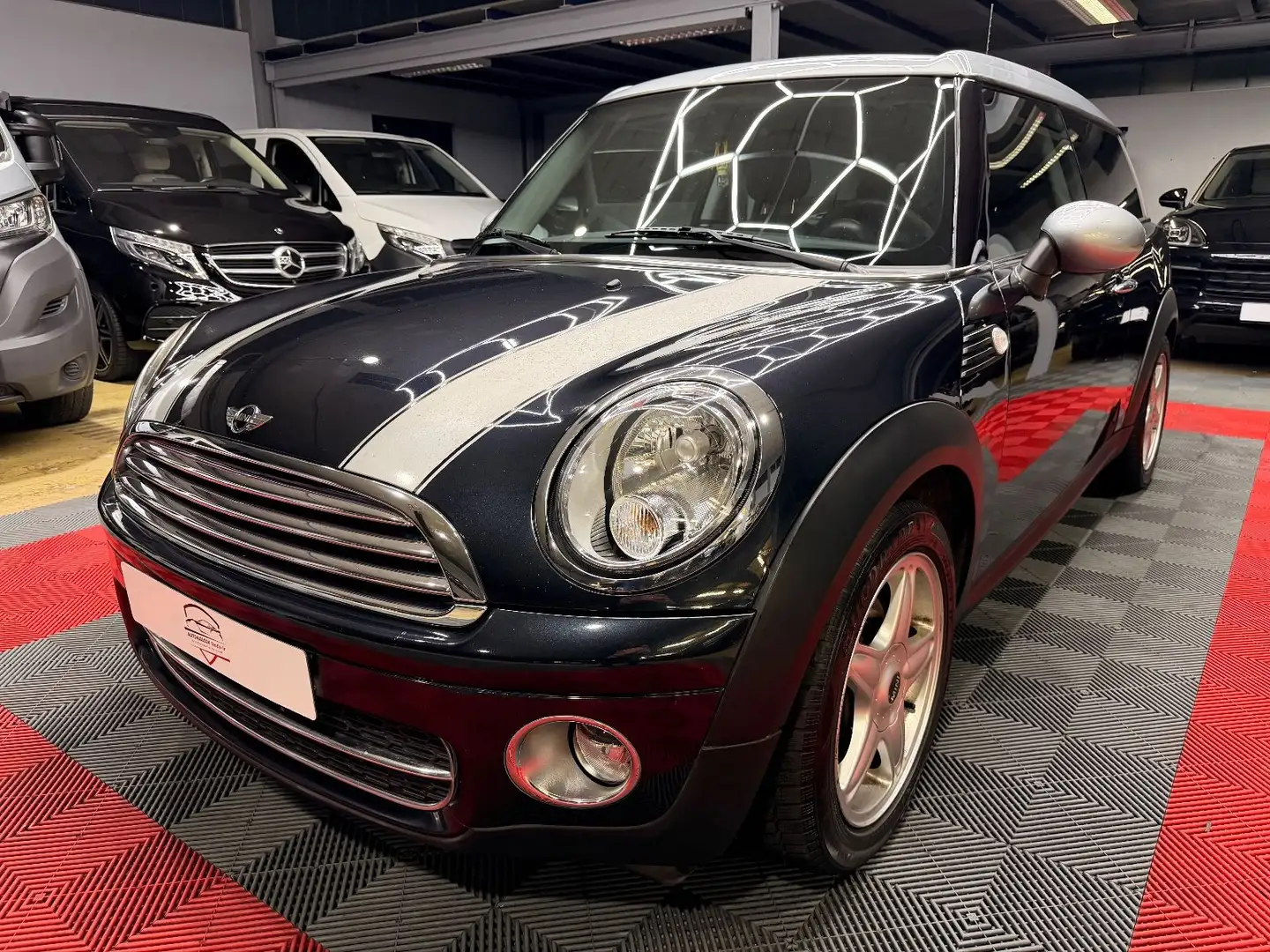 MINI Cooper D Clubman Chili *TÜV NEU* Klima SHZ AHK Zwart - 1