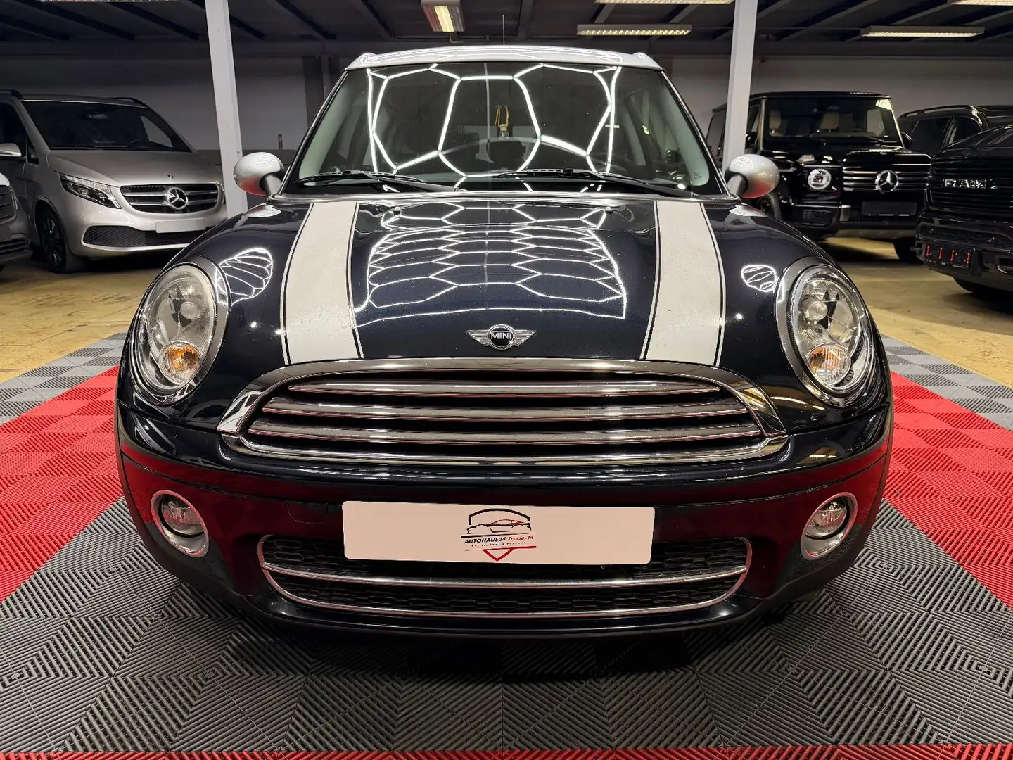 MINI Cooper D Clubman Chili *TÜV NEU* Klima SHZ AHK Zwart - 2