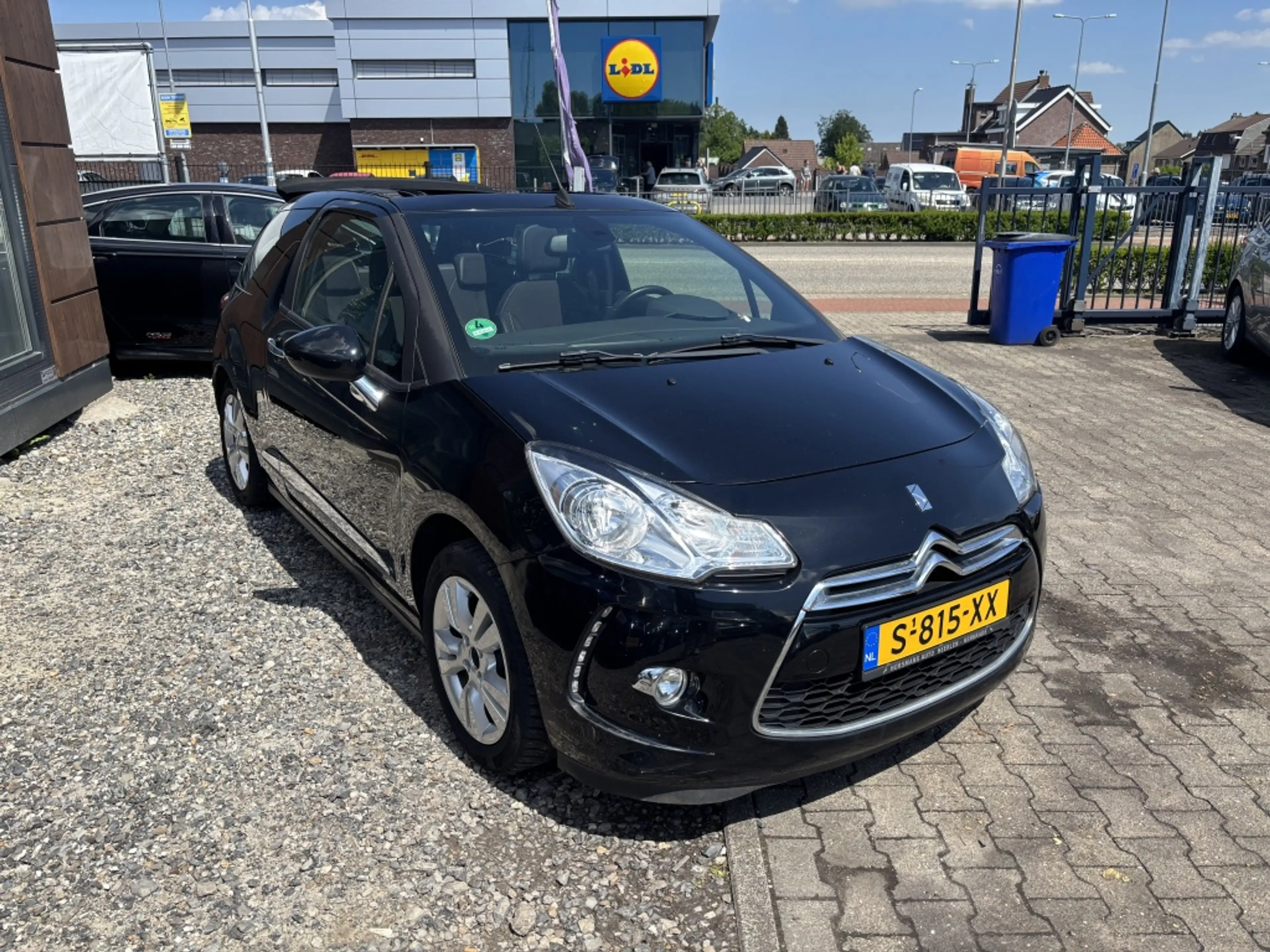 Citroen DS3 Cabrio 1.6 , Bj 2013, LEDER,CLIMA* — photo 2