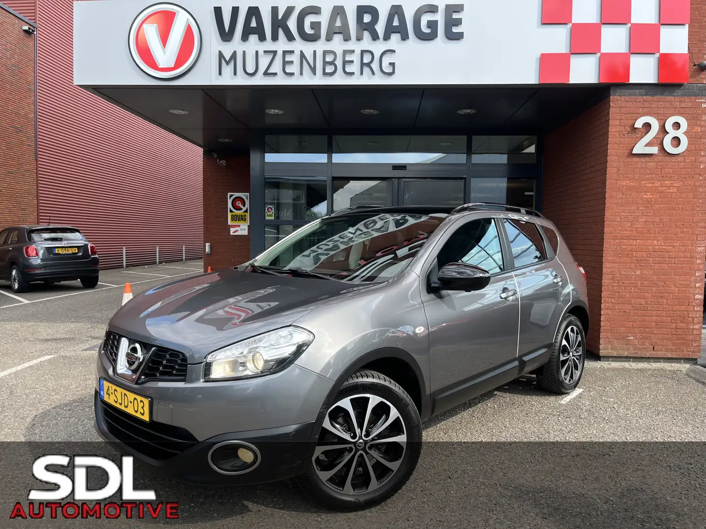 Nissan Qashqai 1.6 Tekna // 360 CAMERA // CLIMA // PANO-DAK // NA Gris - 1