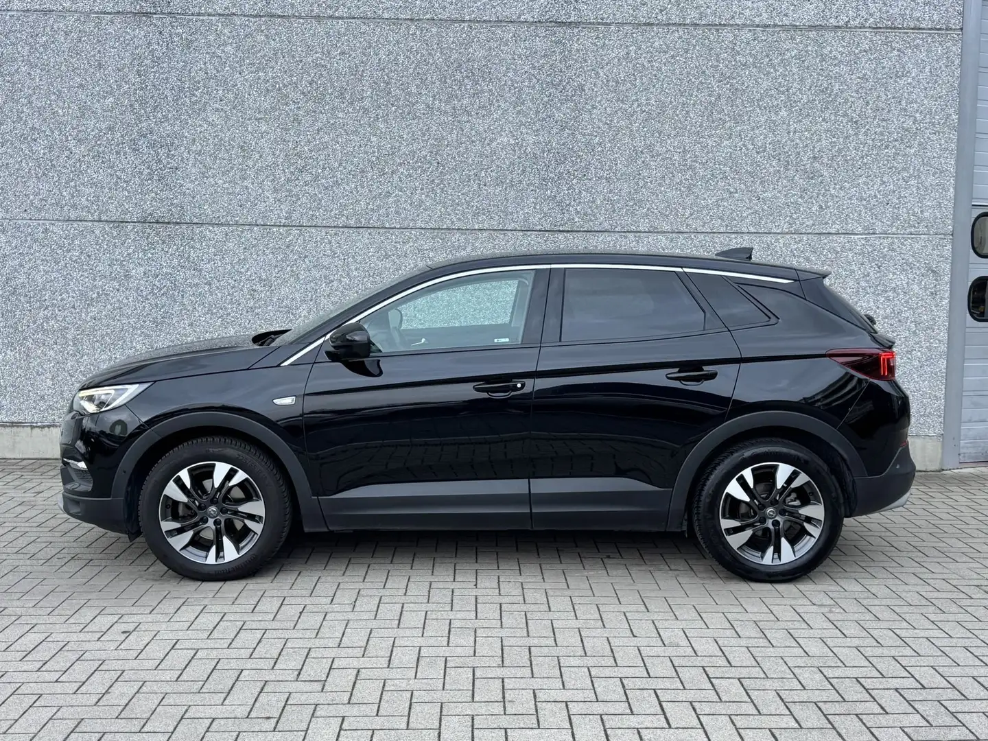 Opel Grandland X 1.2T 130PK INNOVATION LEDER/LEDMATRIX/WINTERPACK/ Black - 2