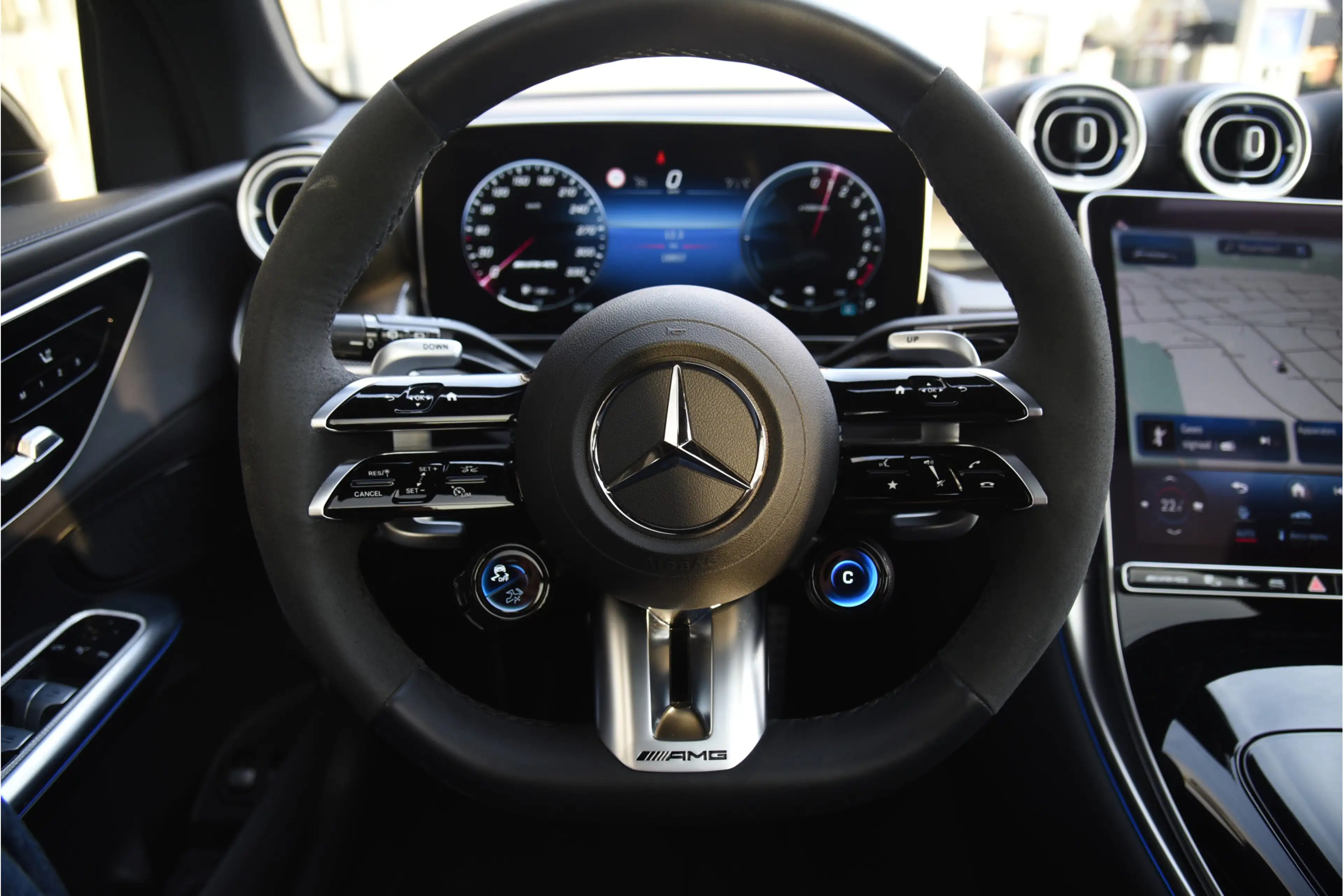 Mercedes-Benz GLC 63 AMG S E Performance — photo 11