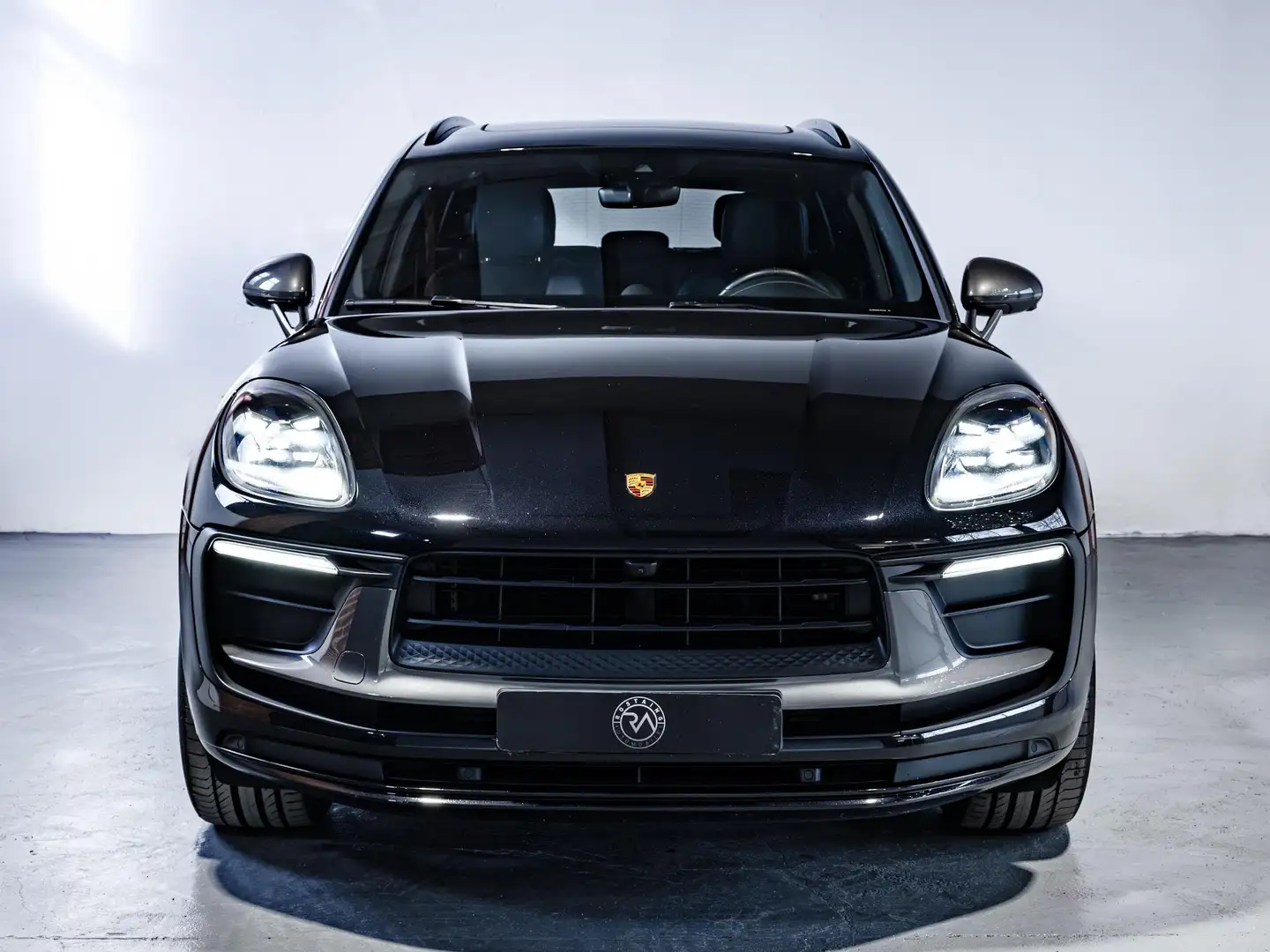Porsche Macan T Schwarz - 2