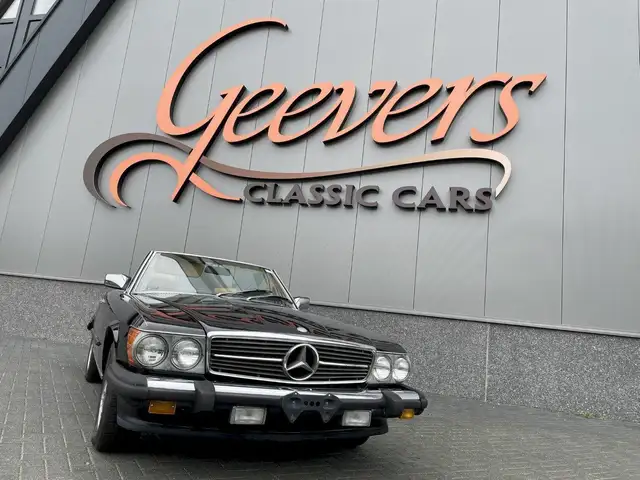 Mercedes-Benz SL 560 W107 Cabriolet