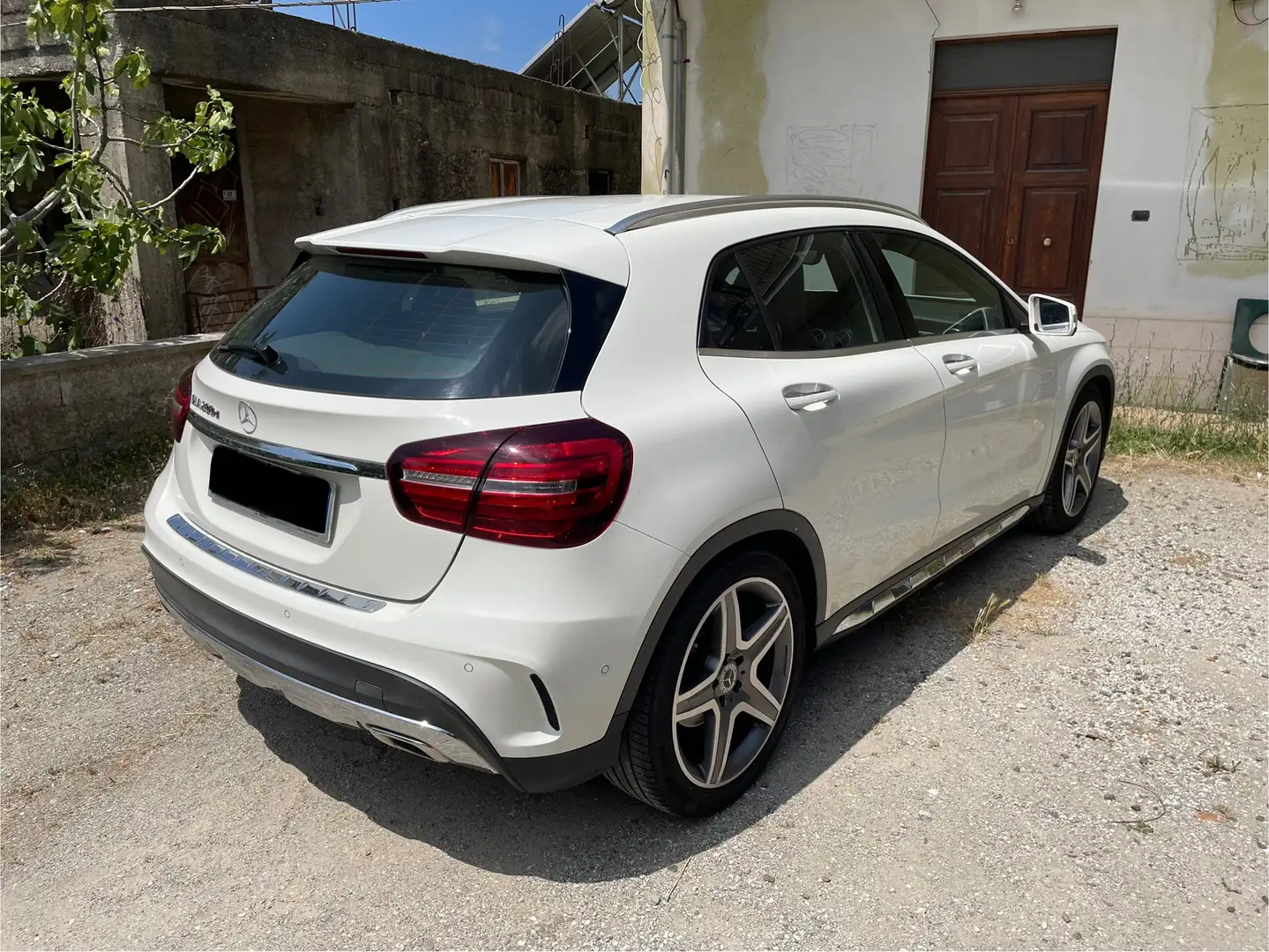 Mercedes-Benz GLA 200 d Premium auto - 2