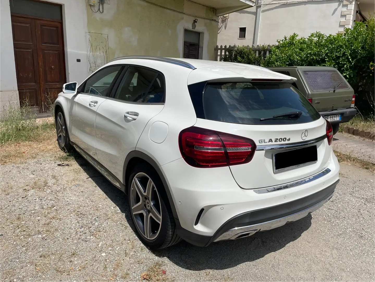 Mercedes-Benz GLA 200 d Premium auto - 1