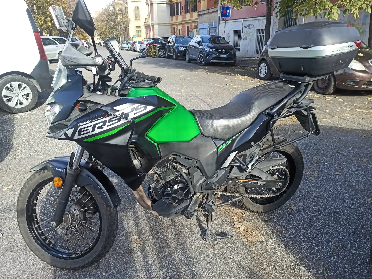 Kawasaki Versys-X 300 Urban crna - 2