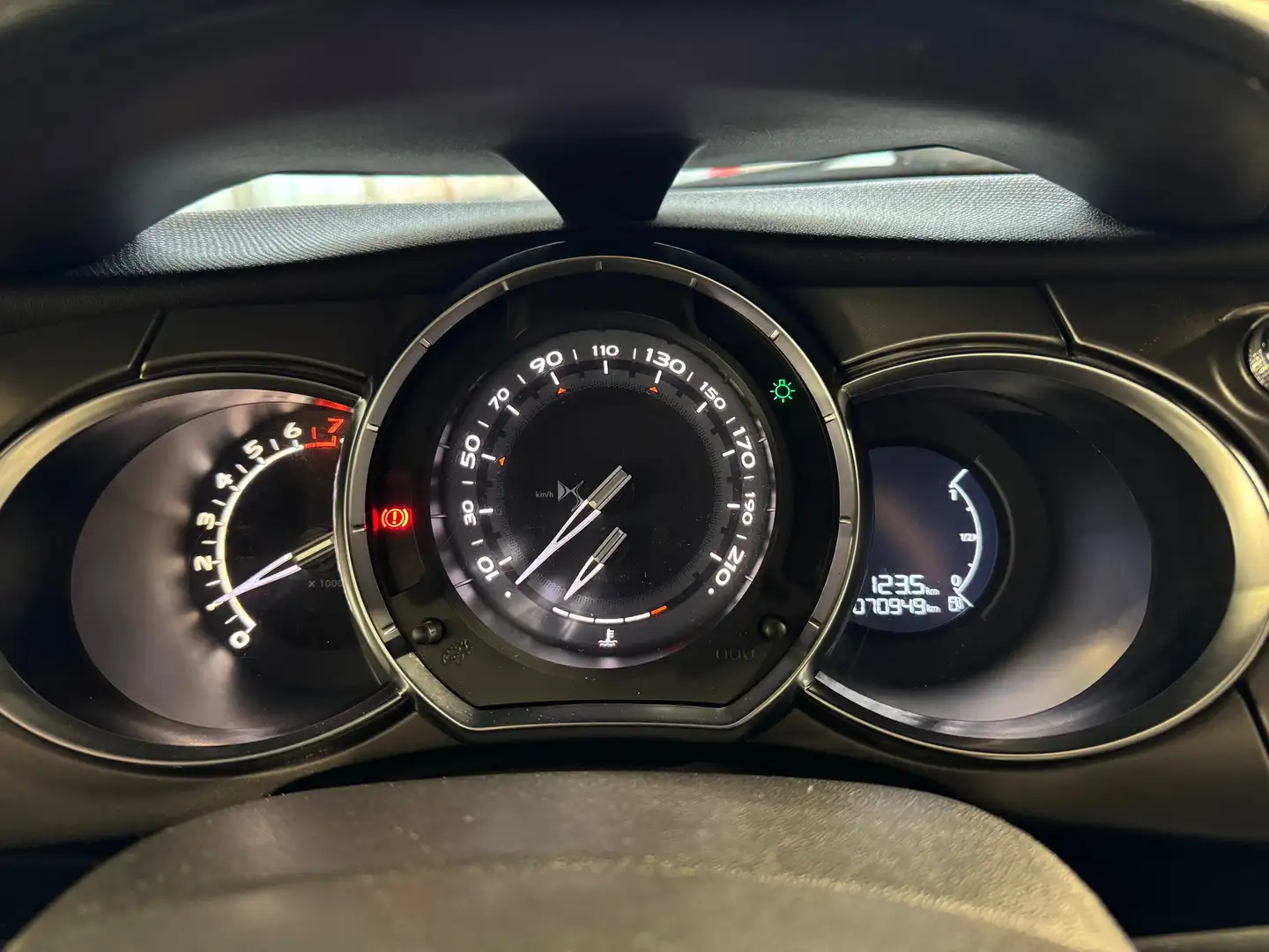 DS Automobiles DS 3 PureTech 130 S Noir - 2