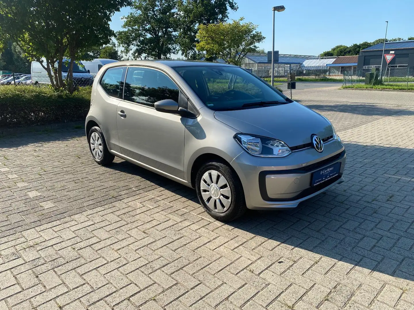 Volkswagen up! move up! 1.0 MPI KLIMA. PDC Silber - 2