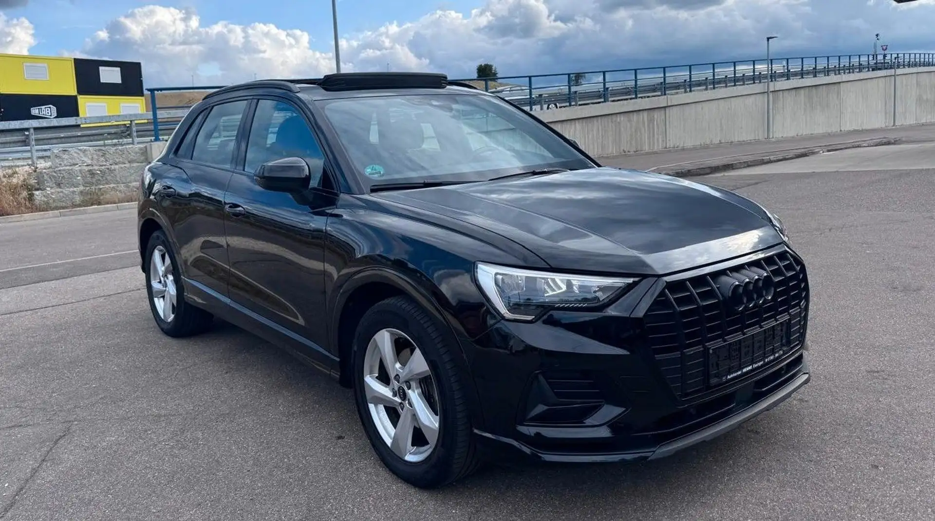 Audi Q3 35  2.0 TDI Advanced,Pano,Optik-Paket Black Schwarz - 2