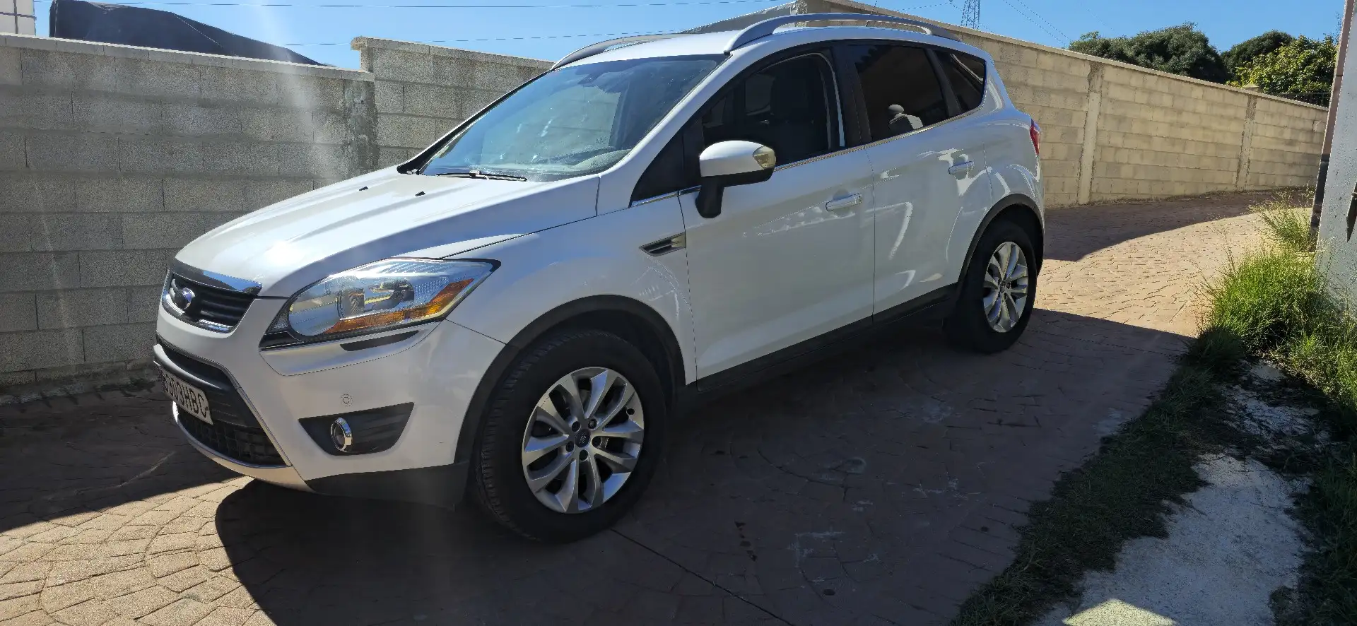 Ford Kuga 2.0 tdci titanium 4x2 140 cv - 1