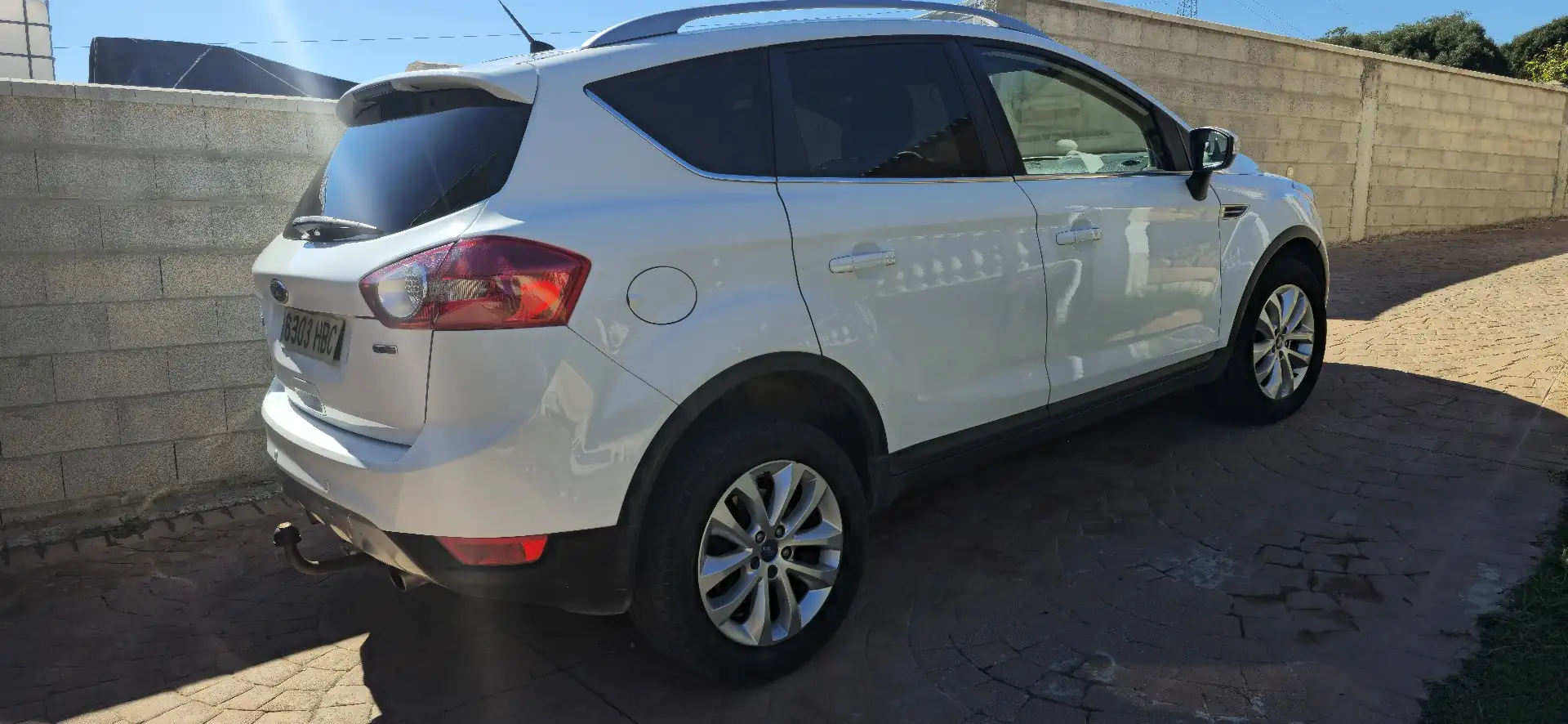 Ford Kuga 2.0 tdci titanium 4x2 140 cv - 2