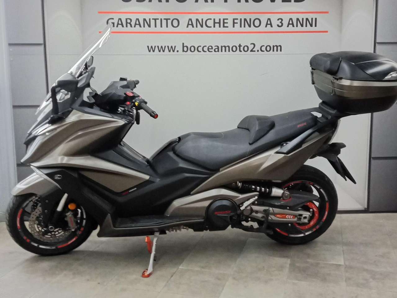 Kymco AK 550
