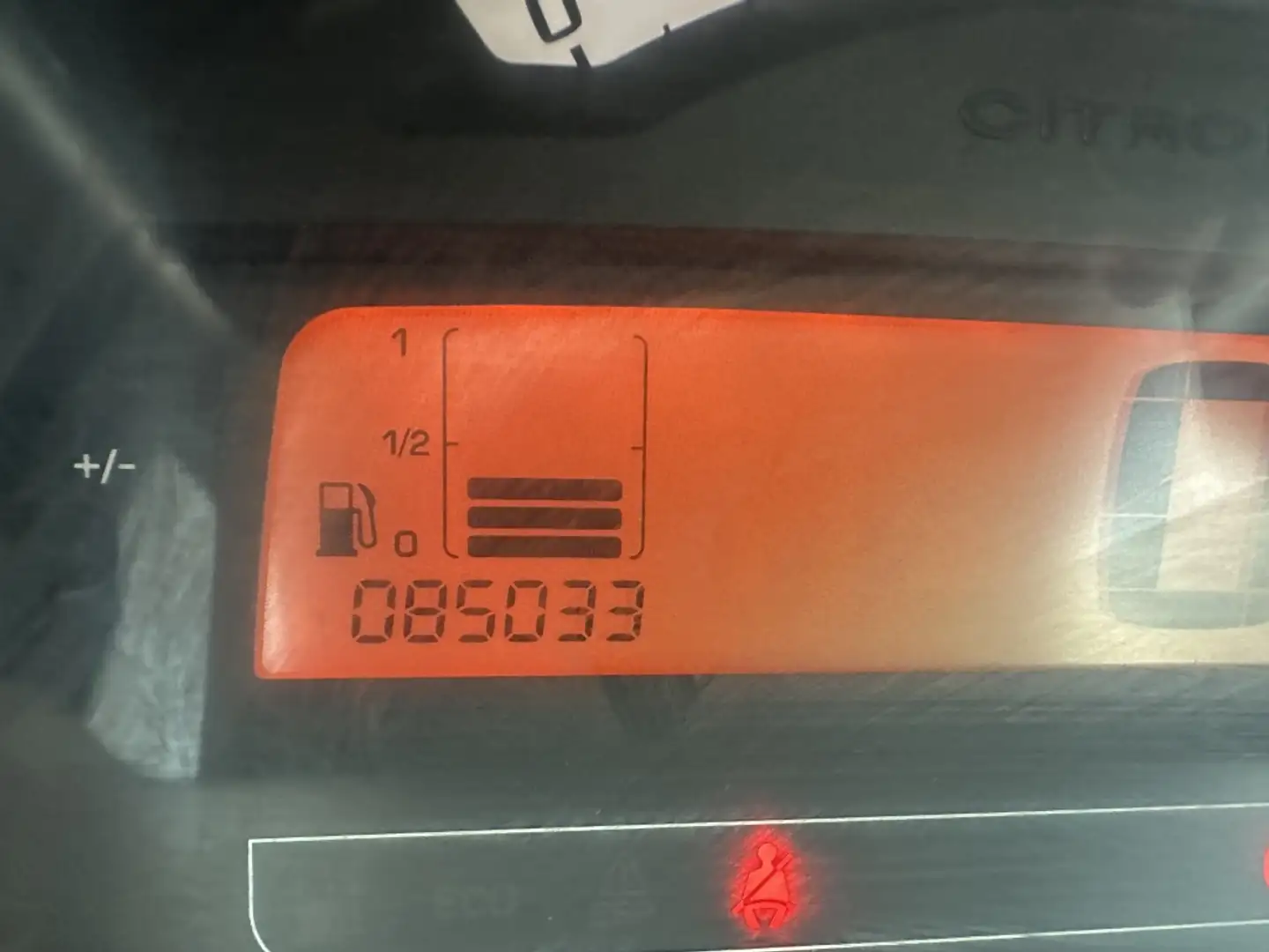 Citroen C3 1.4HDI Exclusive Burdeos - 2
