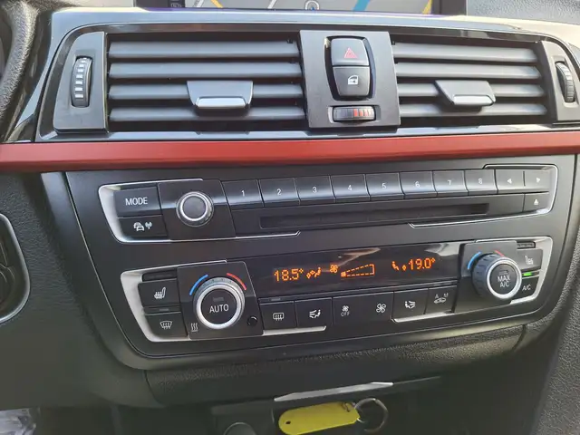 BMW 3 Series view 13