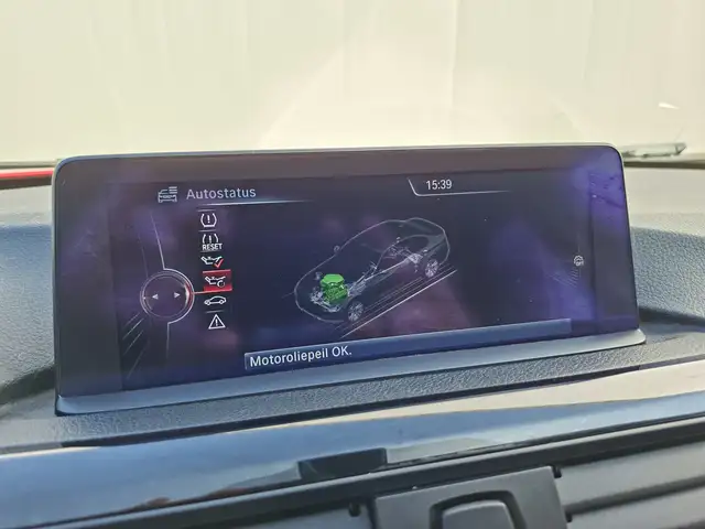 BMW 3 Series view 15