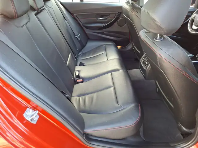 BMW 3 Series view 14