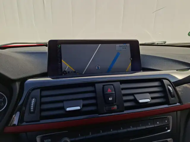 BMW 3 Series view 11