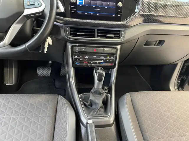 Volkswagen T-Cross view 9
