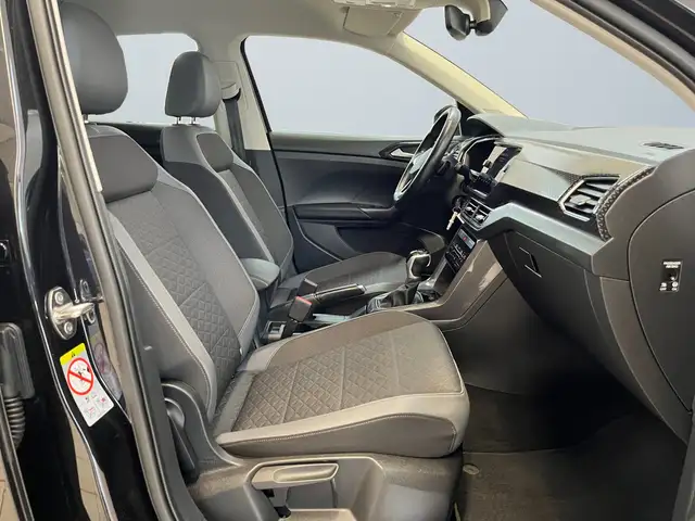 Volkswagen T-Cross view 10