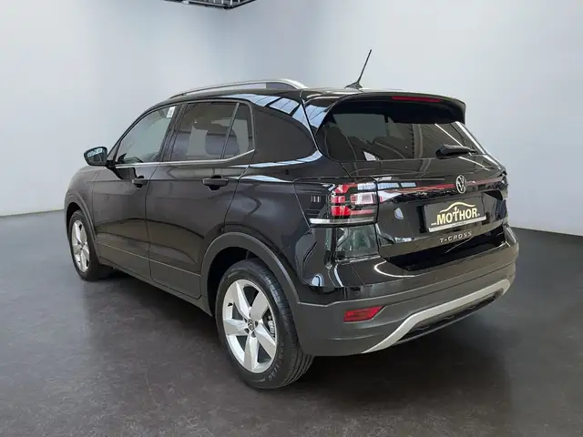 Volkswagen T-Cross view 4
