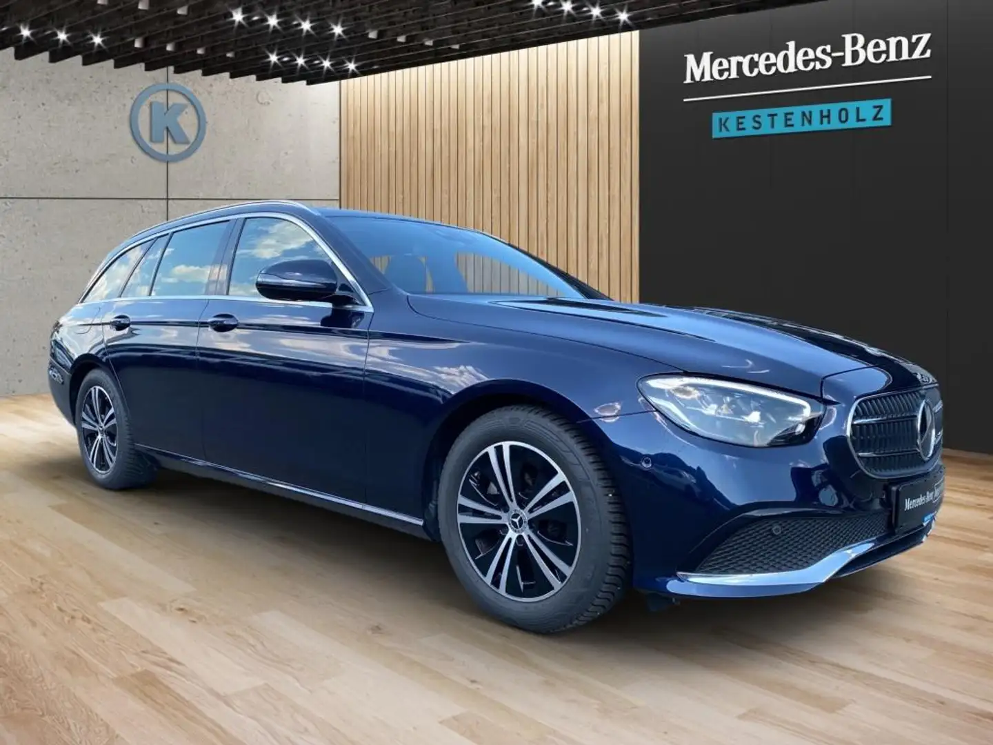 Mercedes-Benz E 220 d T-Modell *AVANTGARDE*PANO*AHK*MBUX*360°* Blau - 2