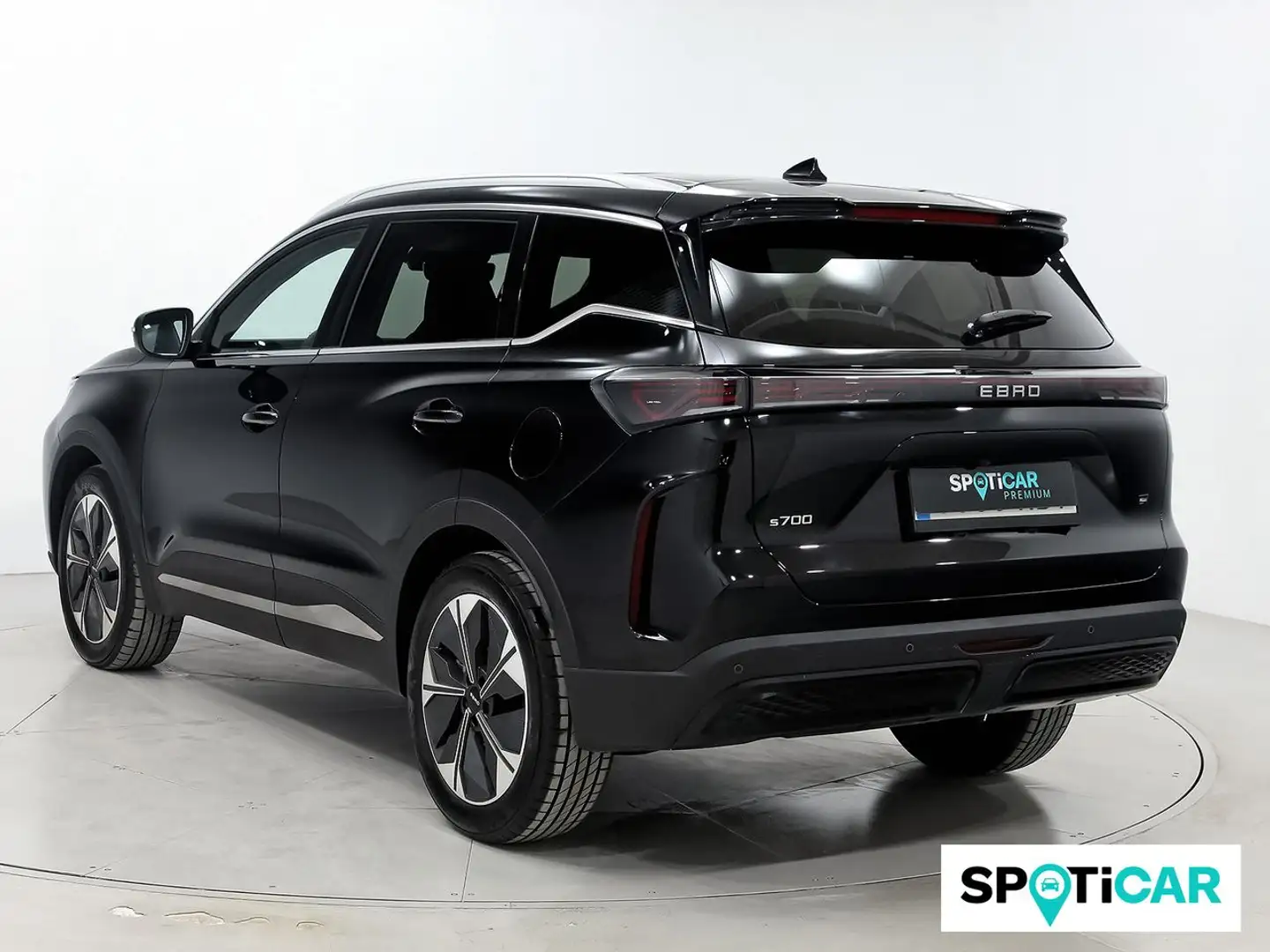 Ebro s700 1.6 TGDI 7DCT Luxury FWD Schwarz - 2