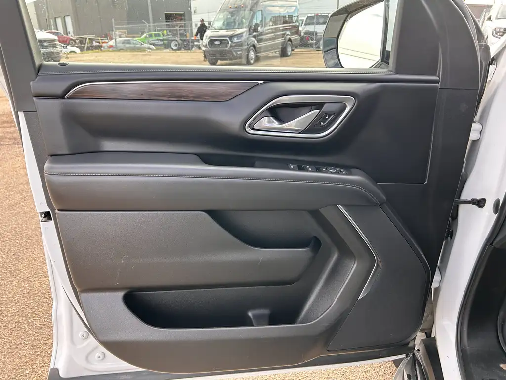 2023 Chevrolet Suburban LS | AM/FM Radio | Dual Climate Control | — photo 5