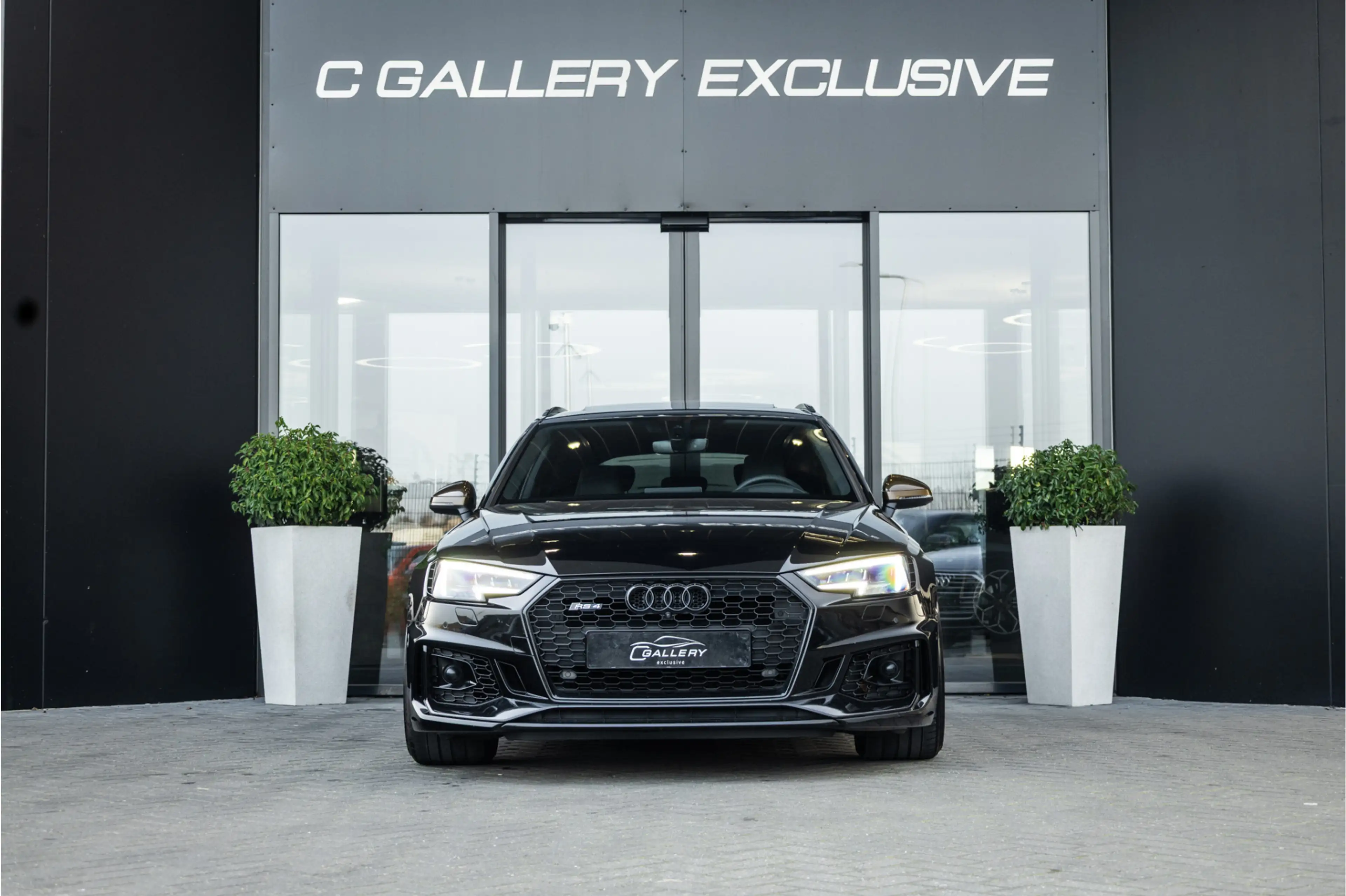 Audi RS4 Avant 2.9 TFSI quattro - Panorama | B&O | Massage — photo 2