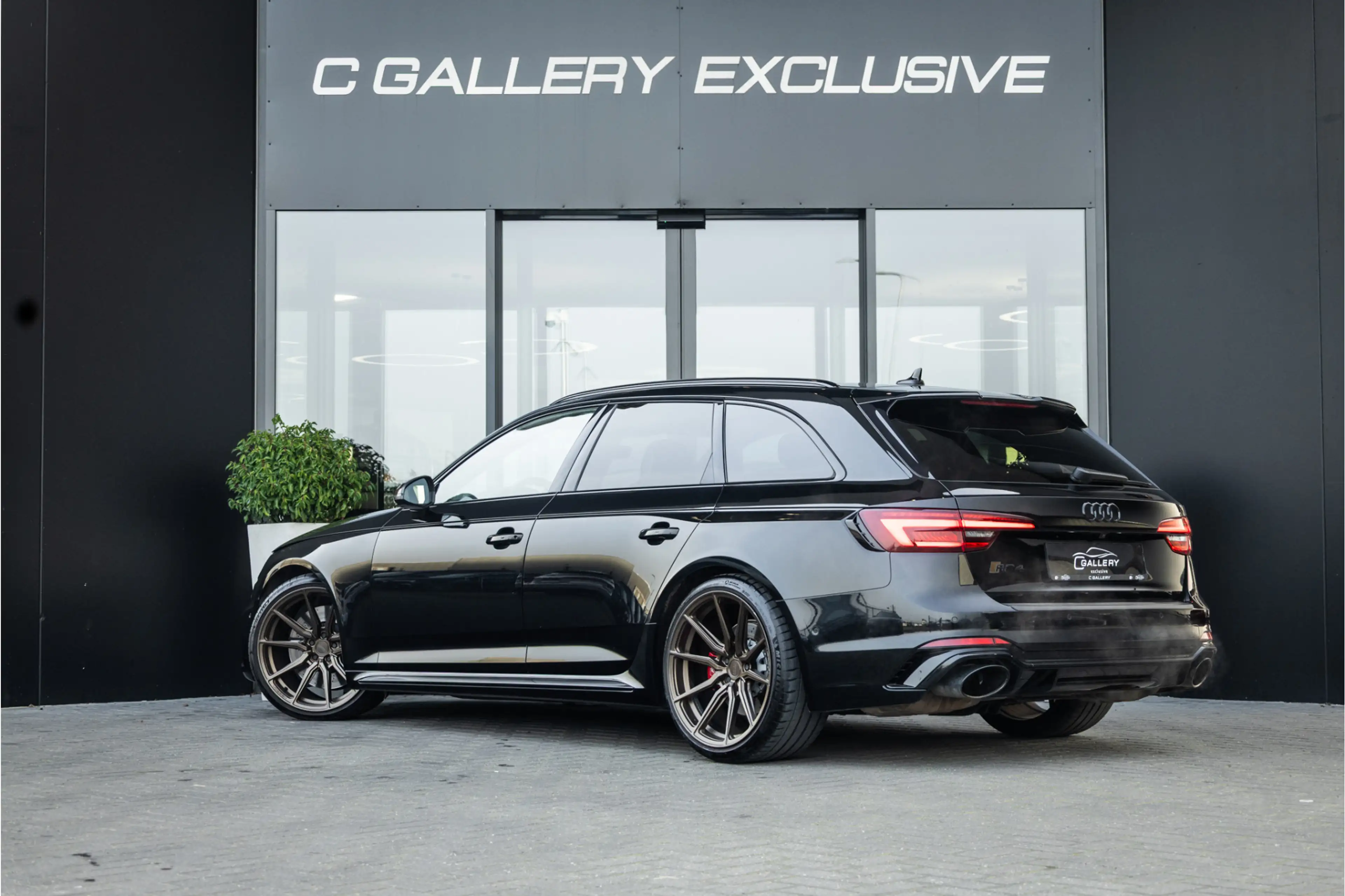 Audi RS4 Avant 2.9 TFSI quattro - Panorama | B&O | Massage — photo 5