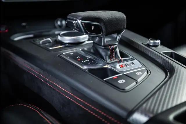 Audi RS4 view 19