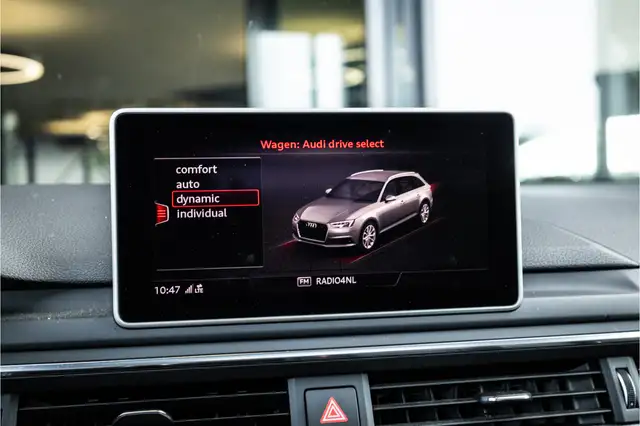 Audi RS4 view 16