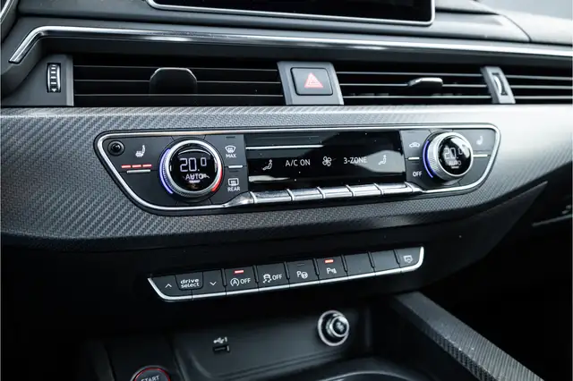 Audi RS4 view 17