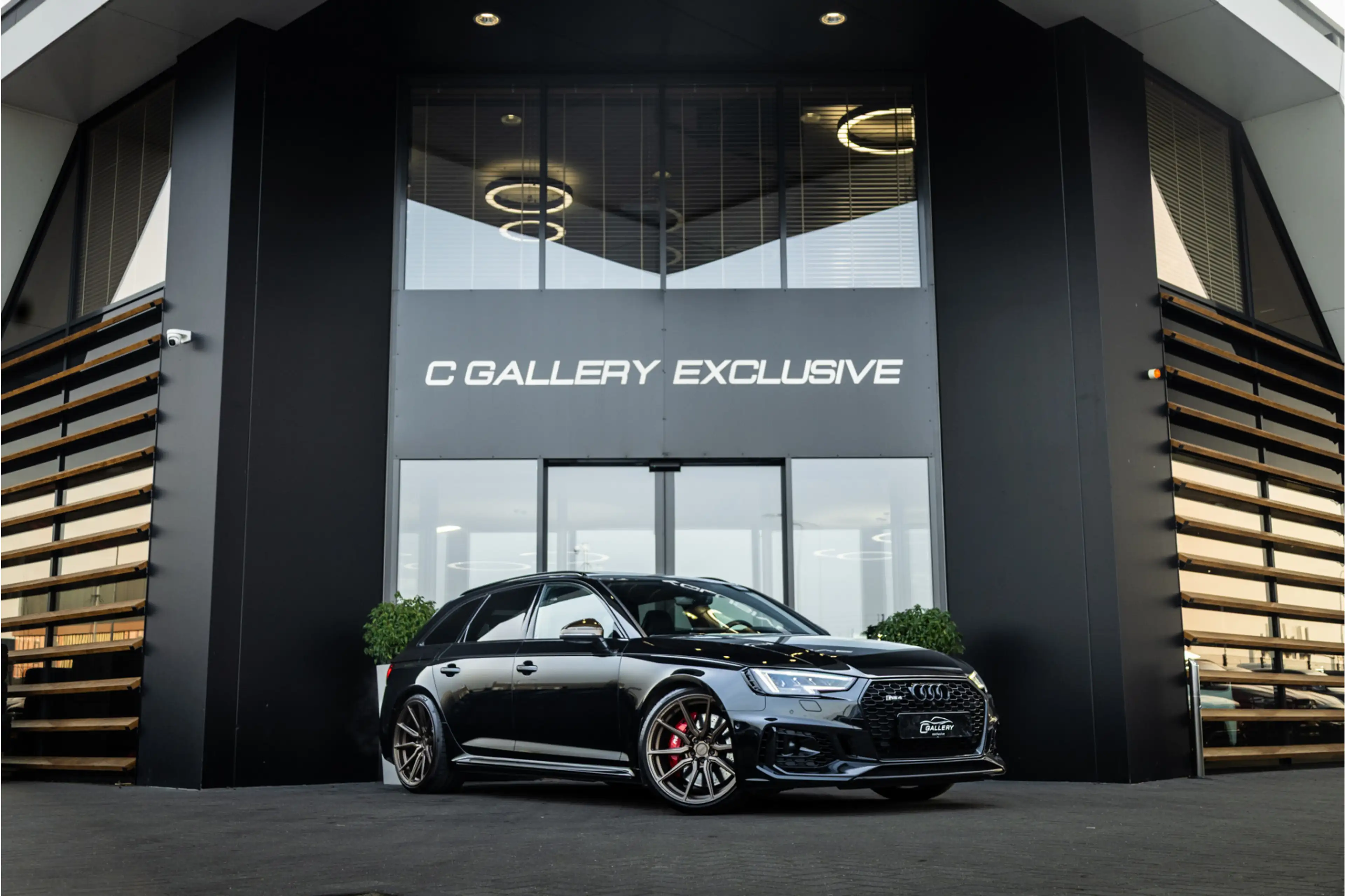 Audi RS4 Avant 2.9 TFSI quattro - Panorama | B&O | Massage