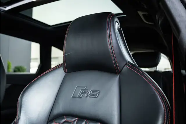 Audi RS4 view 28