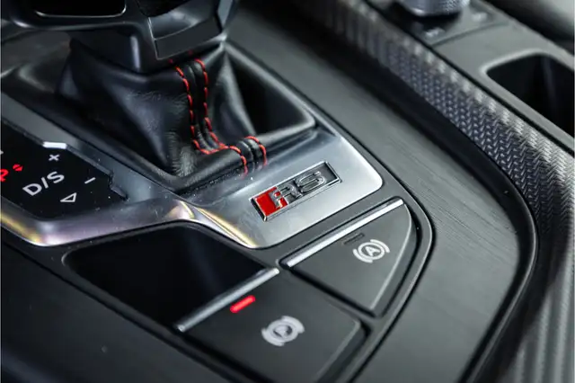 Audi RS4 view 20