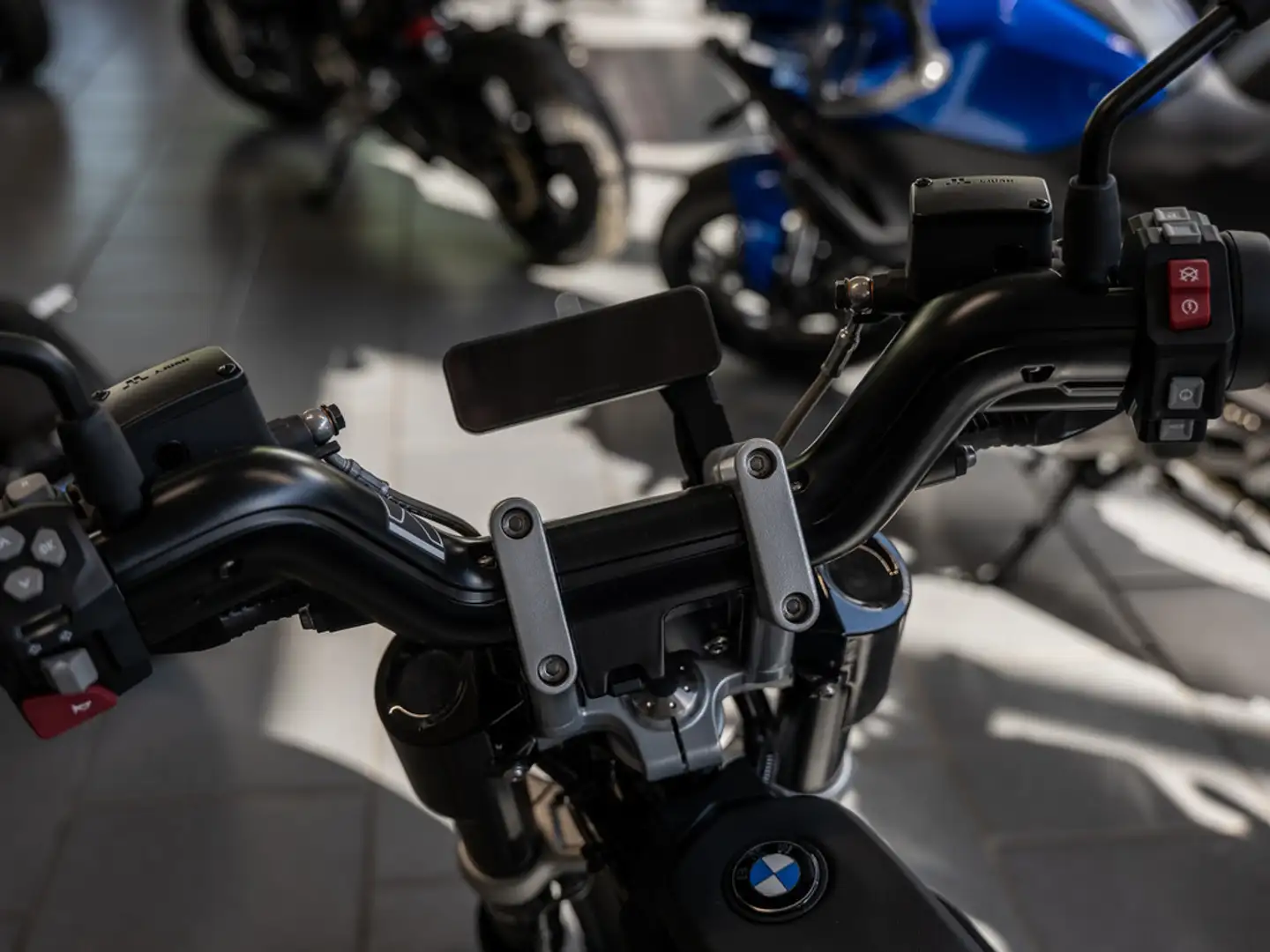 BMW CE 02 AM LED SCHEINWERFER Reichweite 45 km Fekete - 2