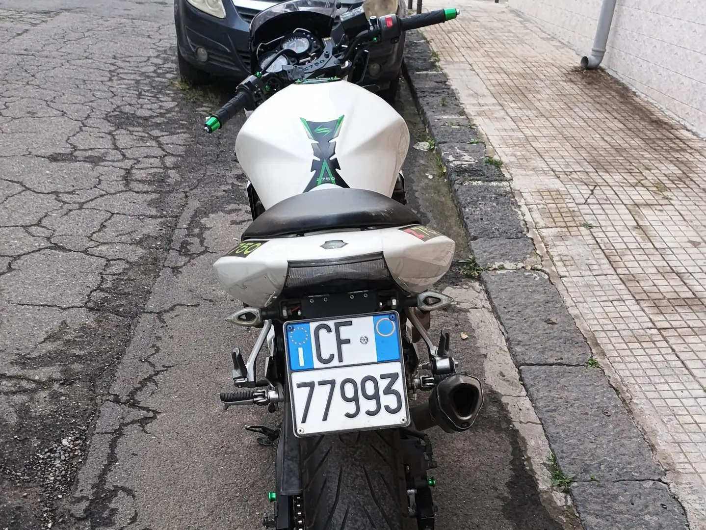 Kawasaki Z 750 s Alb - 2