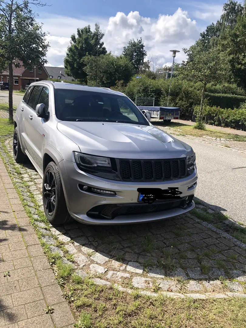 Jeep Grand Cherokee SRT - 2