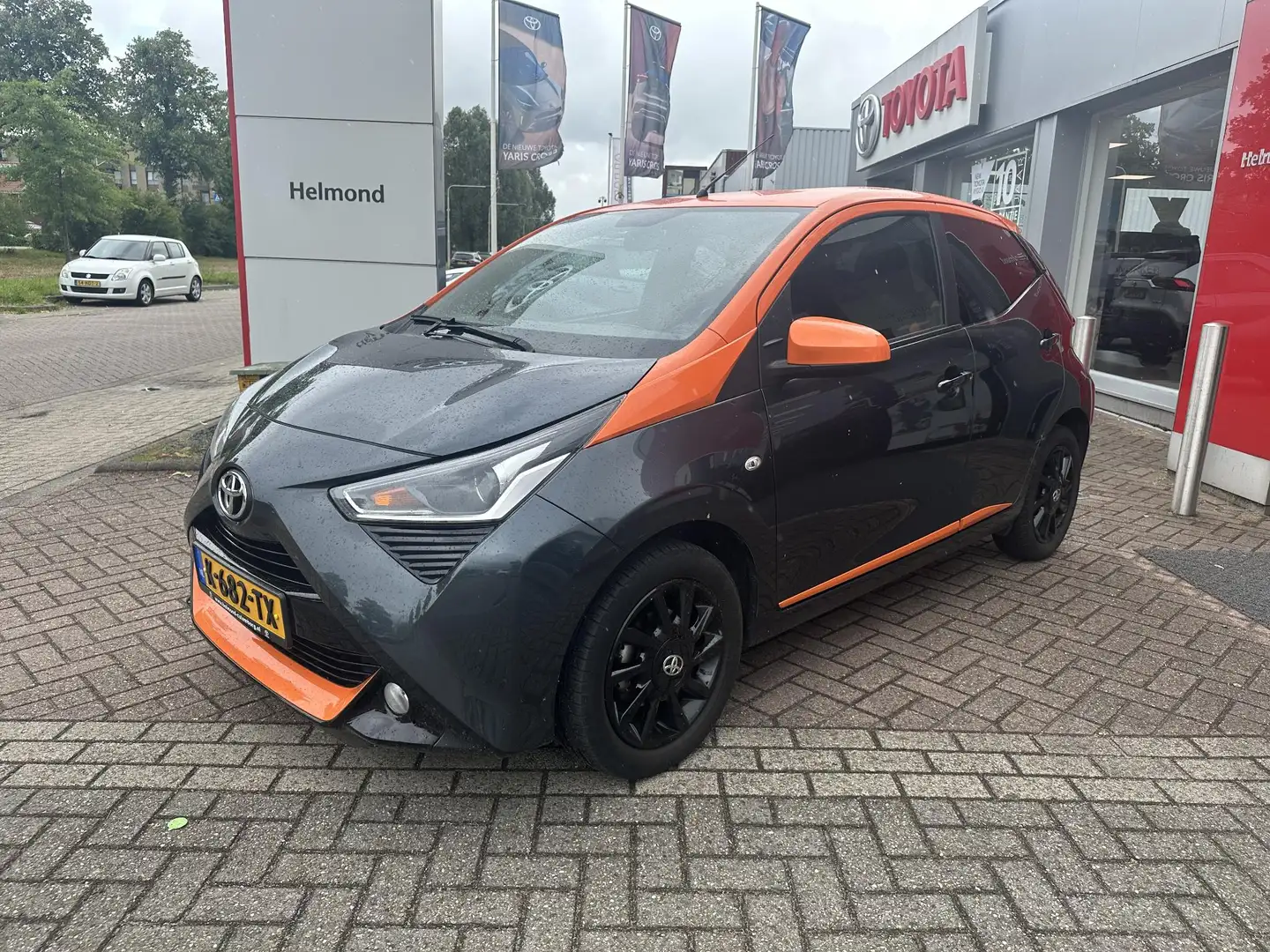 Toyota Aygo 1.0 VVT-i x-JBL Gris - 2