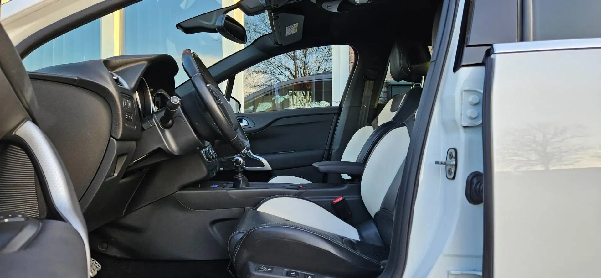 DS Automobiles DS 4 Crossback 1.2 PureTech Business Trekhaak! Camera! Airco/Clim Alb - 2