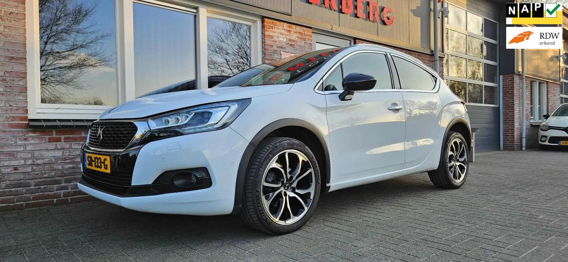 DS Automobiles DS 4 Crossback 1.2 PureTech Business Trekhaak! Camera! Airco/Clim Alb - 1